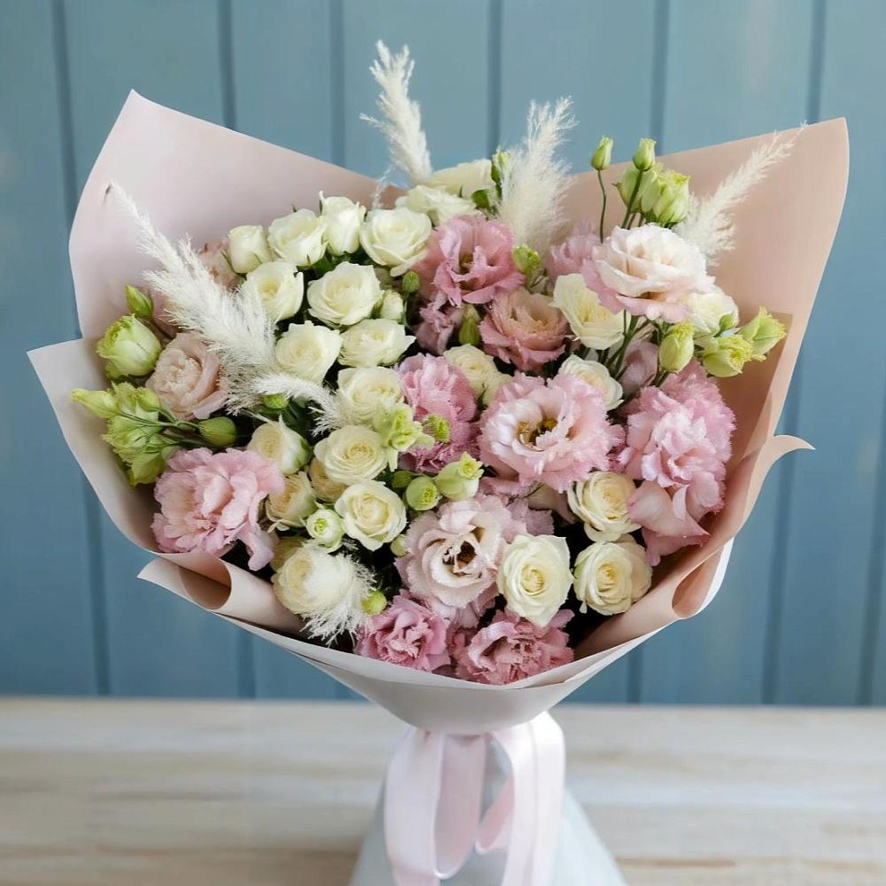 Букет цветов из: Альстромерии и Розы в Левошево