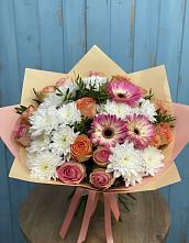 Букет цветов из:  Розы, Герберы и Хризантемы в Левошево