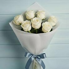 Букет 7 Белых роз Эдлесс Лав в Левошево