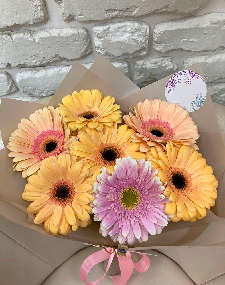 Букет цветов из: Герберы в Левошево