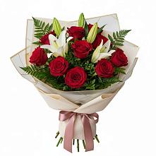 Букет цветов из:  Лилии и Розы в Левошево