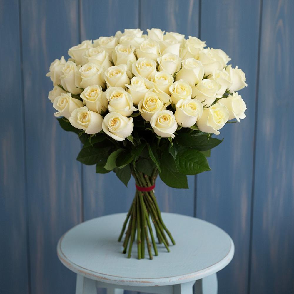 Букет 51 Белая роза Эдлесс Лав в Левошево