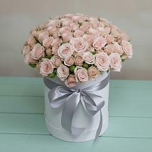 Цветочная композиция из Розы в шляпной коробке в Левошево