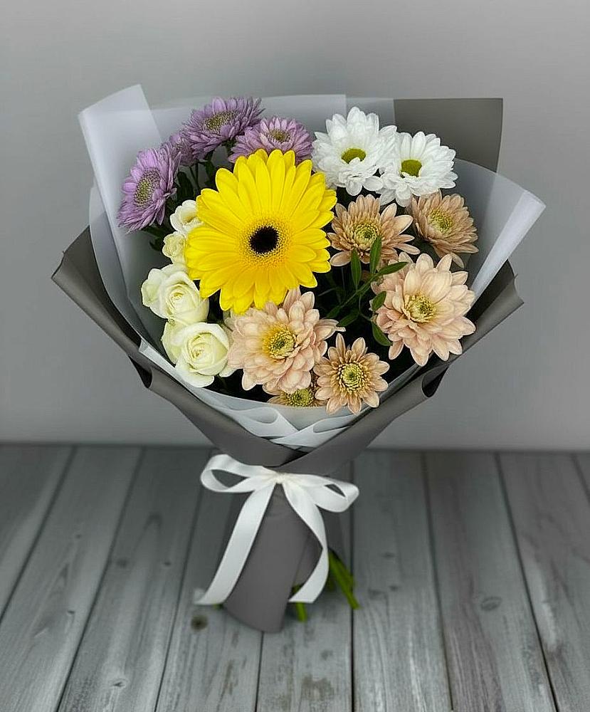 Букет цветов из: Розы, Герберы и Хризантемы в Левошево