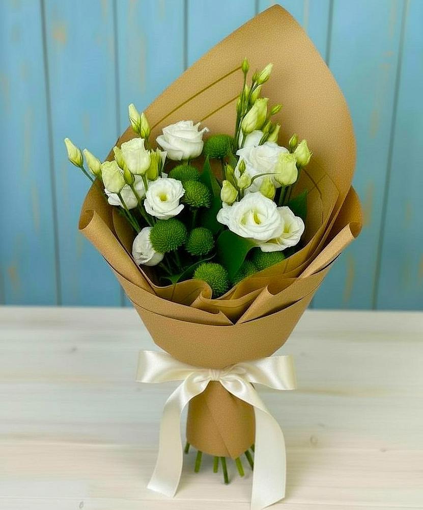 Букет цветов из: Хризантемы и Лизиантусы в Левошево