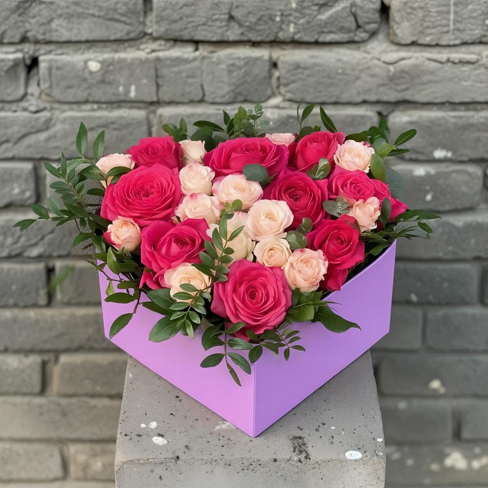 Цветочная композиция из Розы в коробке в Левошево