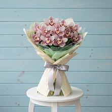 Букет цветов из:  Орхидеи и Розы #REPLACE_PRED# Левошево