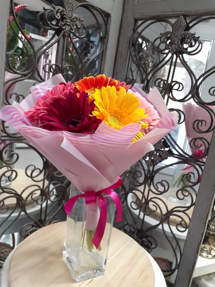 Букет цветов из: Герберы в Левошево