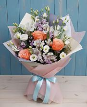 Букет цветов из:  Лизиантусы, Розы, Альстромерии и Гипсофила в Левошево