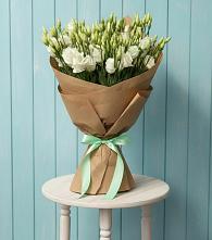 Букет цветов из:  Лизиантусы в Левошево