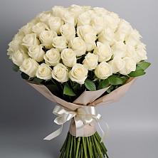 Букет 101 беля роза Белоснежка в Левошево