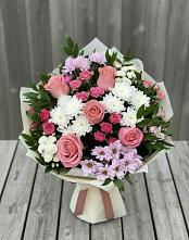 Букет цветов из:  Альстромерии, Гвоздики, Розы и Хризантемы в Левошево