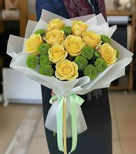 Букет цветов из:  Хризантемы и Розы в Левошево