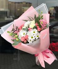 Букет цветов из:  Розы, Лизиантусы и Хризантемы в Левошево