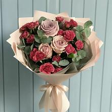 Букет цветов из:  Гвоздики и Розы в Левошево