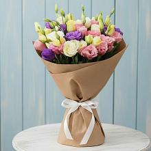 Букет цветов из:  Лизиантусы в Левошево