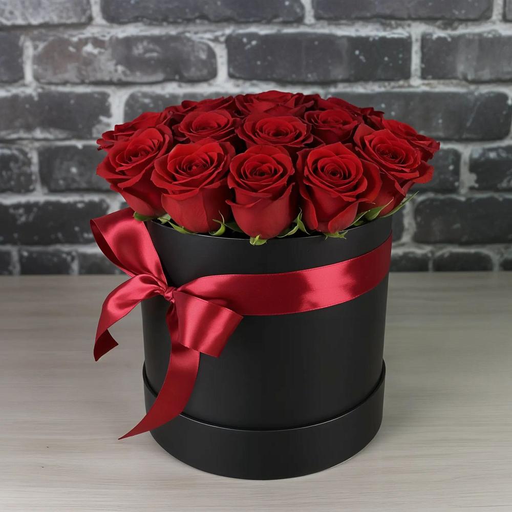 Цветочная композиция из Розы в шляпной коробке в Левошево