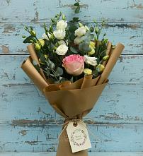 Букет цветов из:  Розы и Лизиантусы #REPLACE_PRED# Левошево