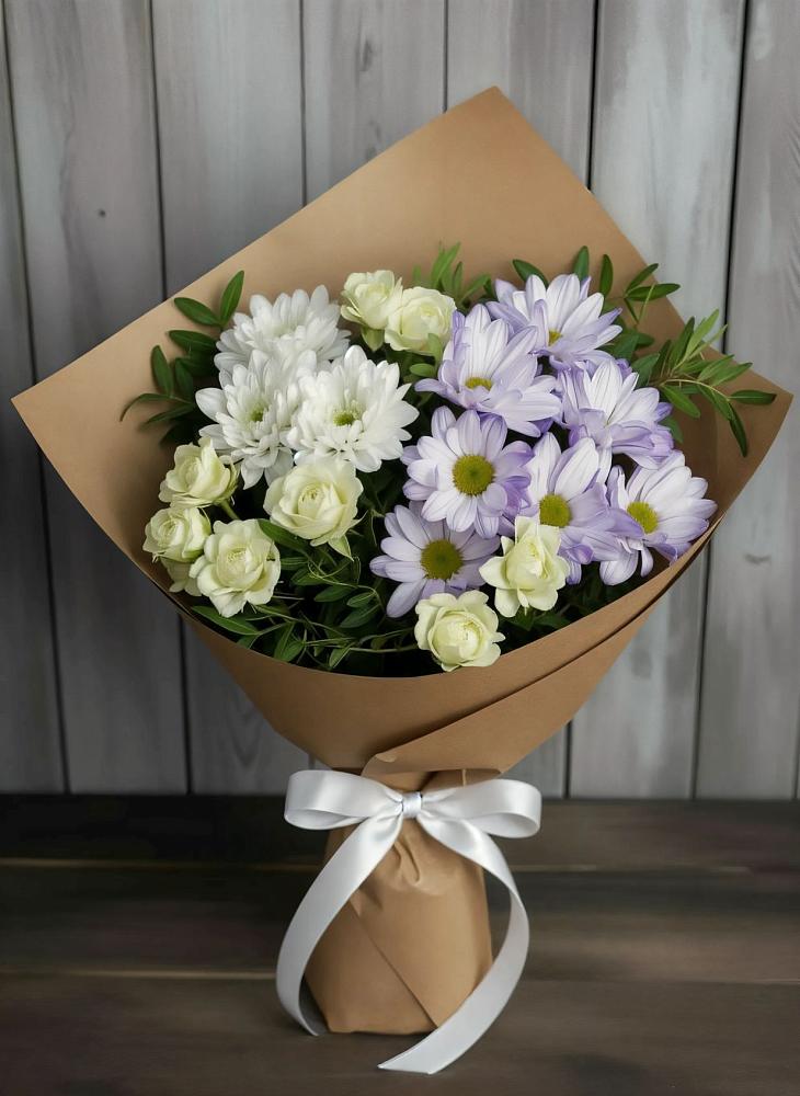 Букет цветов из: Хризантемы и Розы в Левошево